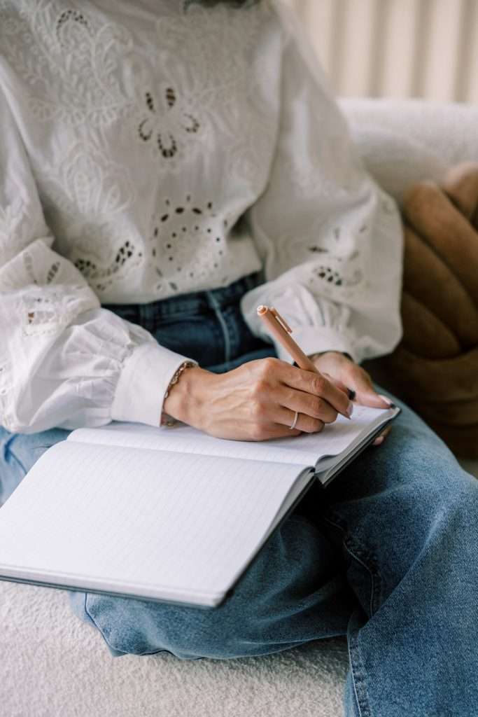 EMDRIA approved consultant in Utah writing in her journal